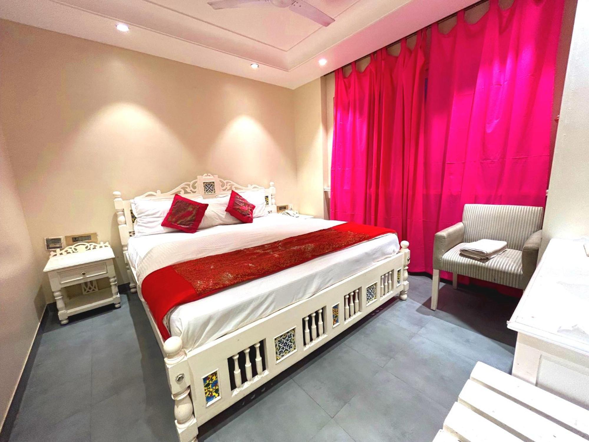 The Pinky Villa - Heritage Boutique Suites Új-Delhi Kültér fotó