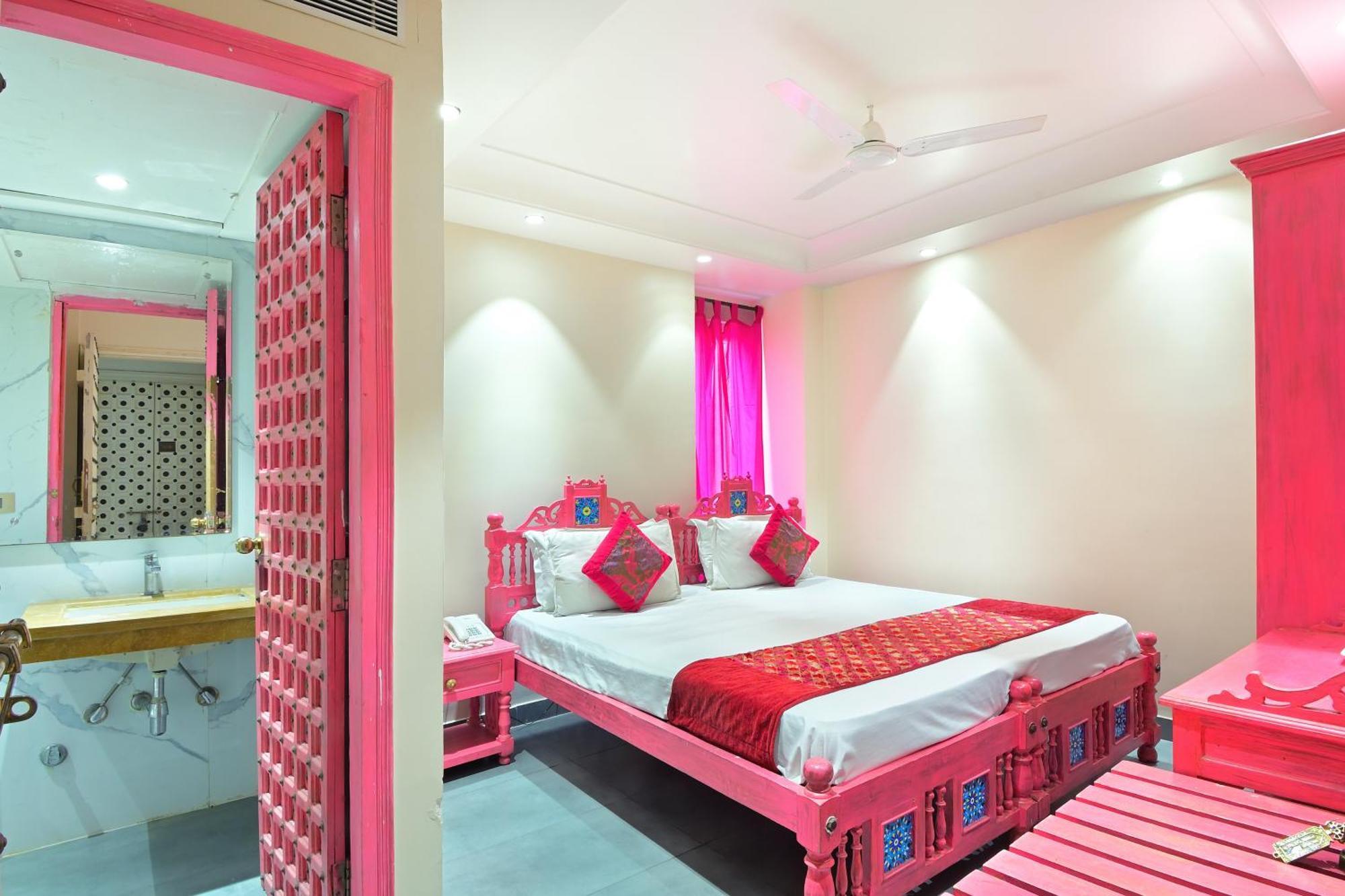 The Pinky Villa - Heritage Boutique Suites Új-Delhi Kültér fotó