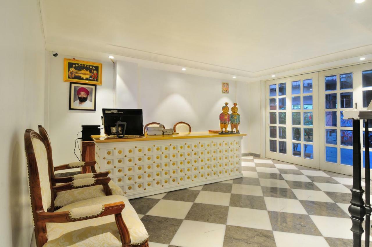 The Pinky Villa - Heritage Boutique Suites Új-Delhi Kültér fotó